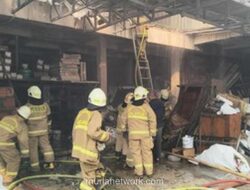 Kebakaran Gudang Material di Karet Kuningan Padam, Kerugian Capai Rp1,2 Miliar