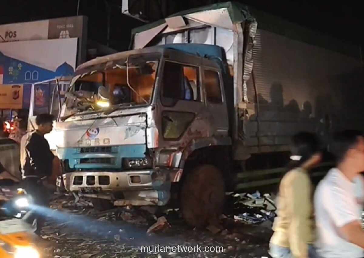 Truk Kontainer Tabrak Warung di Belakang Pos Polisi Cirebon, Satu Tewas