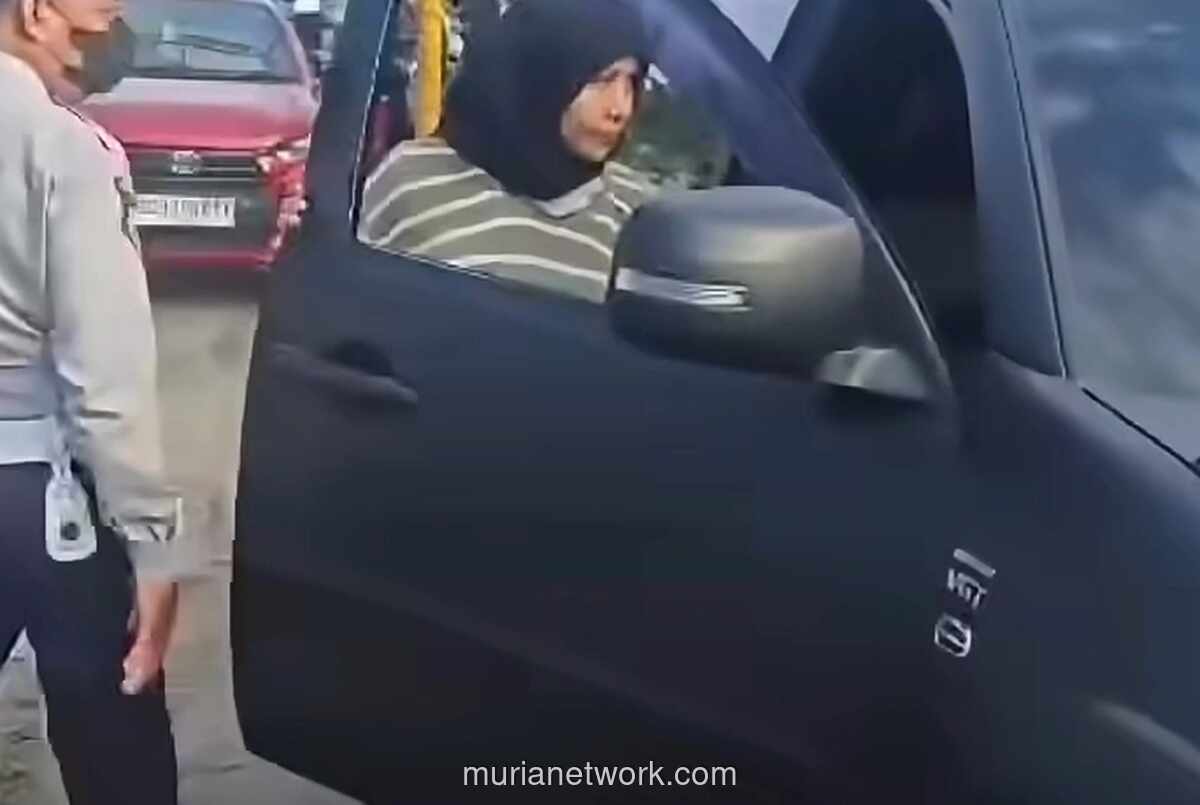 Pengemudi SUV Nekat Terobos Sistem Buka-Tutup di Makassar-Gowa, Klaim Sebagai Aparat Viral di Medsos