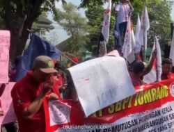 1.000 Buruh PT SGS Jombang Demo Tolak PHK Sepihak, Tuding Perusahaan Rekrut Pekerja Outsourcing