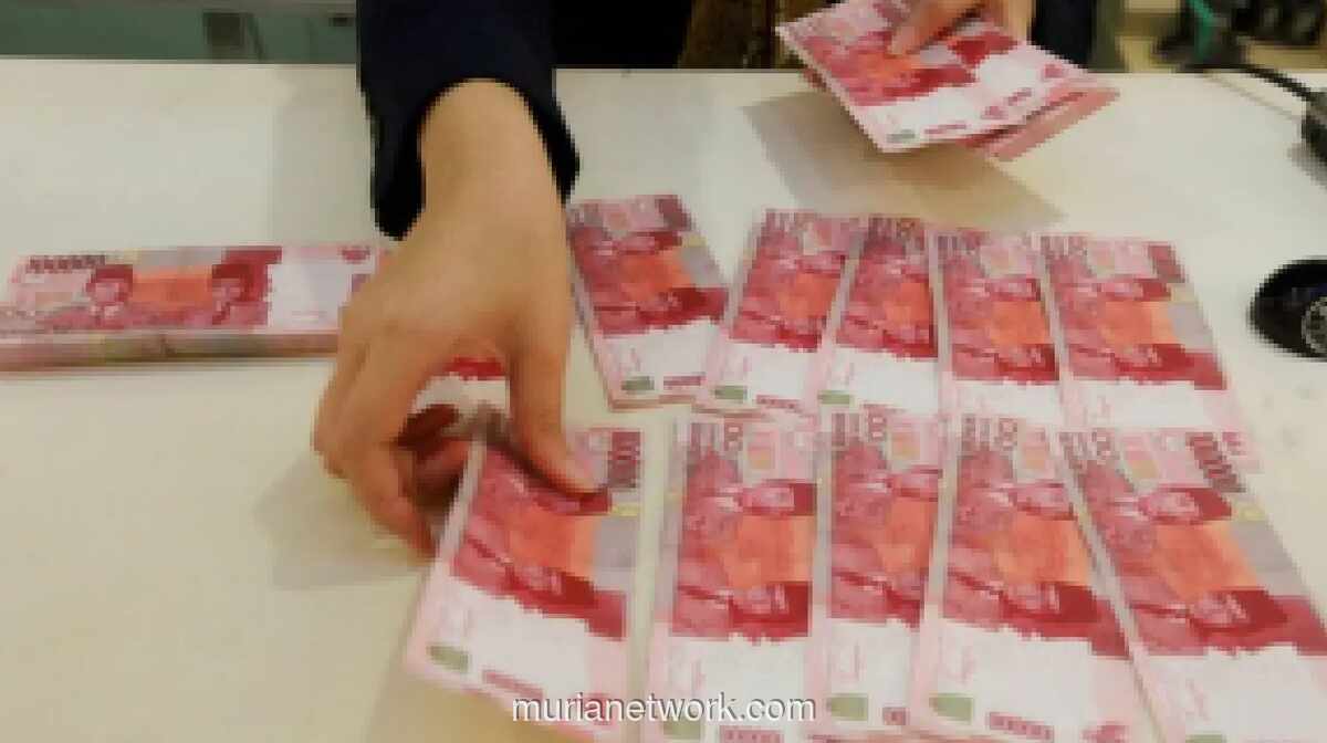 Rupiah Tembus Level Psikologis di Bawah Rp18.000 per Dolar AS Usai BI Naikkan Suku Bunga