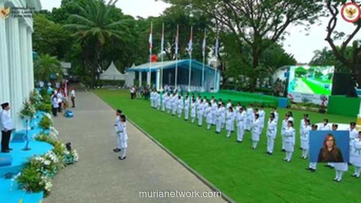 Purnapaskibraka 2025 Ditetapkan sebagai Duta Pancasila Usai Prosesi Penurunan Duplikat Bendera Pusaka