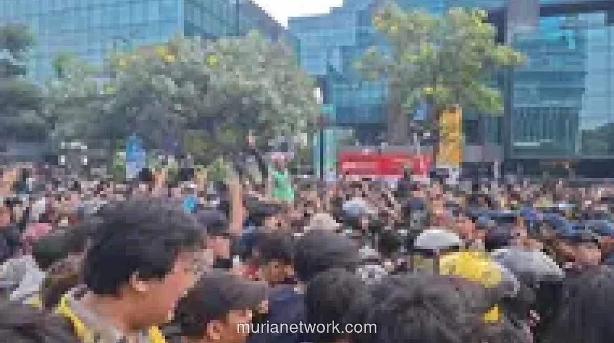 Mahasiswa Aksi di Jakarta, Pengendara Dukung dengan Klakson dan Acungan Jempol