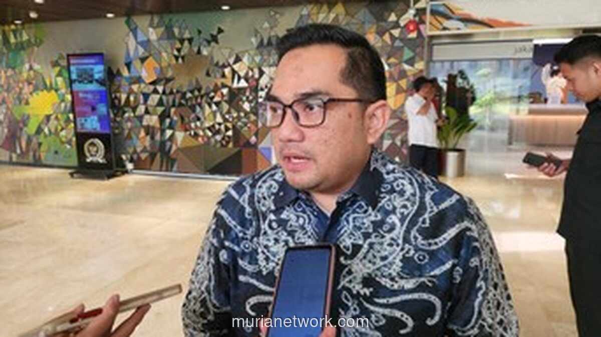 DPR Usul Gaji PPPK Guru dan Tenaga Kesehatan di Daerah Dibayar APBN