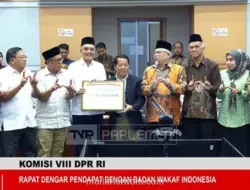 Komisi VIII DPR Wakafkan Rp100 Juta dari Iuran Anggota, Dorong Gerakan Wakaf Nasional