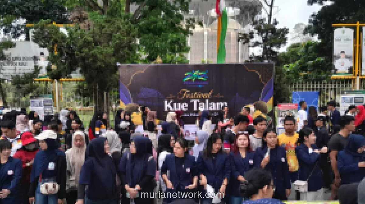 Pekanbaru Pecahkan Rekor MURI dengan Kue Talam Durian Sepanjang 1,1 Kilometer