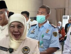 Khofifah Apresiasi Layanan Imigrasi Berbasis Biometrik yang Percepat Pemulangan Jemaah Haji Jatim