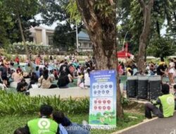 Pengemudi Ojol di Jakarta Rela Nonaktifkan Aplikasi Demi Temani Tiga Anak Bermain di Taman Bendera Pusaka