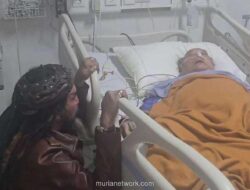 Limbad Jenguk Haji Bolot di Rumah Sakit, Doakan Sang Sahabat Segera Sembuh