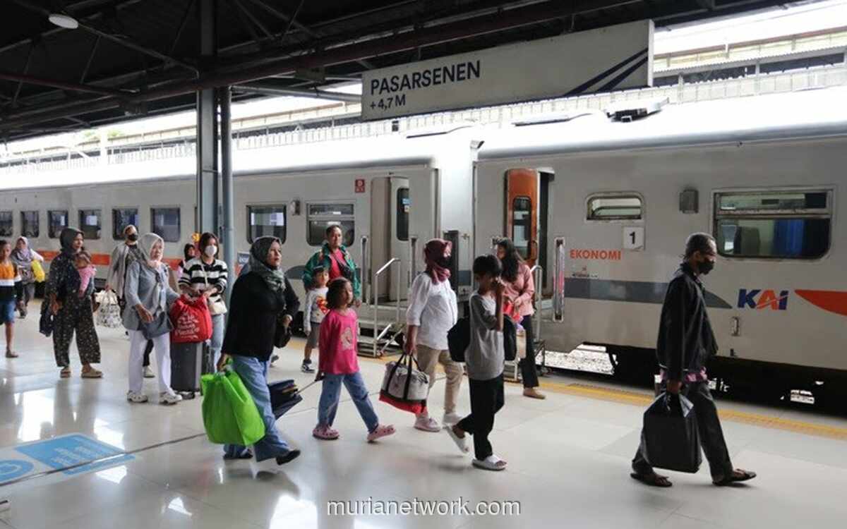 Penjualan Tiket Kereta Api Tembus 1,3 Juta Selama Libur Panjang Iduladha dan Hari Lahir Pancasila