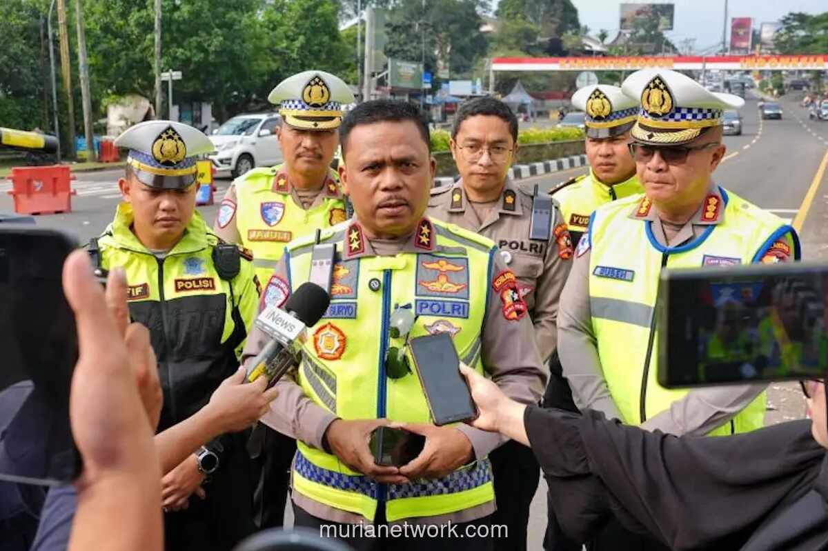 Polri Pastikan Arus Lalu Lintas di Puncak Terkendali Meski Volume Kendaraan Capai 40.000 Unit