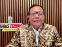 Mahfud MD Nilai Pembuntutan Aktivis BEM UGM Wajar secara Intelijen, tapi Minta Tiyo Tak Gentar
