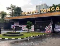 Mahasiswa Bubarkan Diri dari Depan Gedung DPR, Situasi Kembali Kondusif