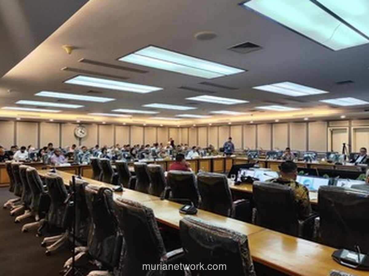 Rapat Kerja dengan Komisi XIII DPR Memanas, Menteri HAM Pigai Keluhkan Minimnya Apresiasi