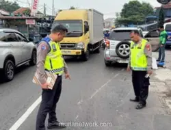Toyota Rush Lawan Arah di Depok, Pemotor Tewas