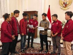 Gibran Temui Mahasiswa Usai Demo, Dialog hingga Salat Magrib Berjamaah
