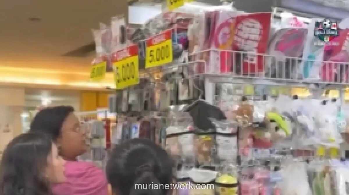 Demam K-Pop Dorong Perburuan Merchandise Murah di Blok M, Mulai Rp5.000