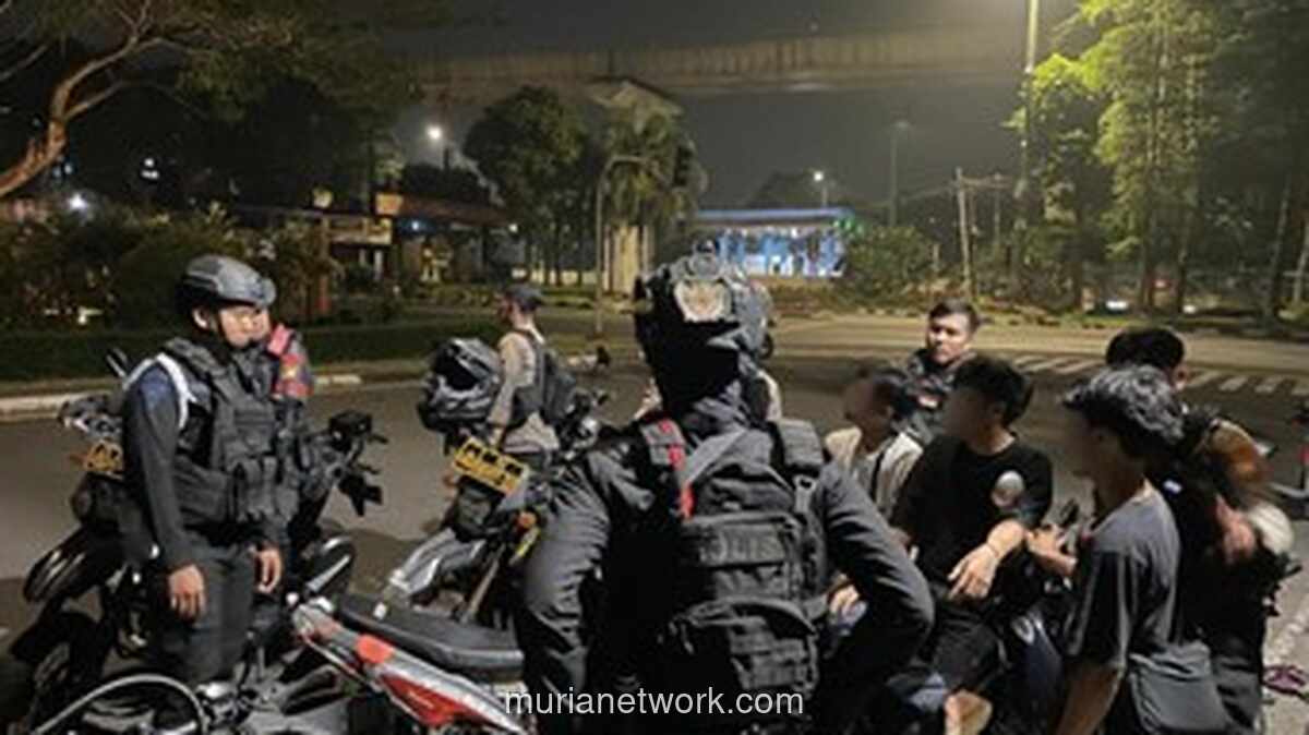 Brimob Patroli Jakarta, Amankan Remaja Tawuran dan Sita Celurit
