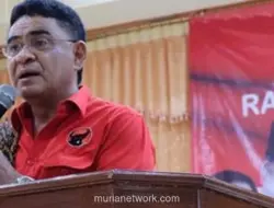 Jokowi Injak Kepala Kerbau dalam Prosesi Adat, PDIP: Lambang Kami Banteng Moncong Putih