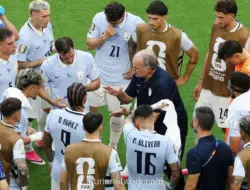 Krisis Internal Timnas Uruguay: Pemain Protes Metode Latihan Bielsa Jelang Laga Hidup Mati Lawan Spanyol