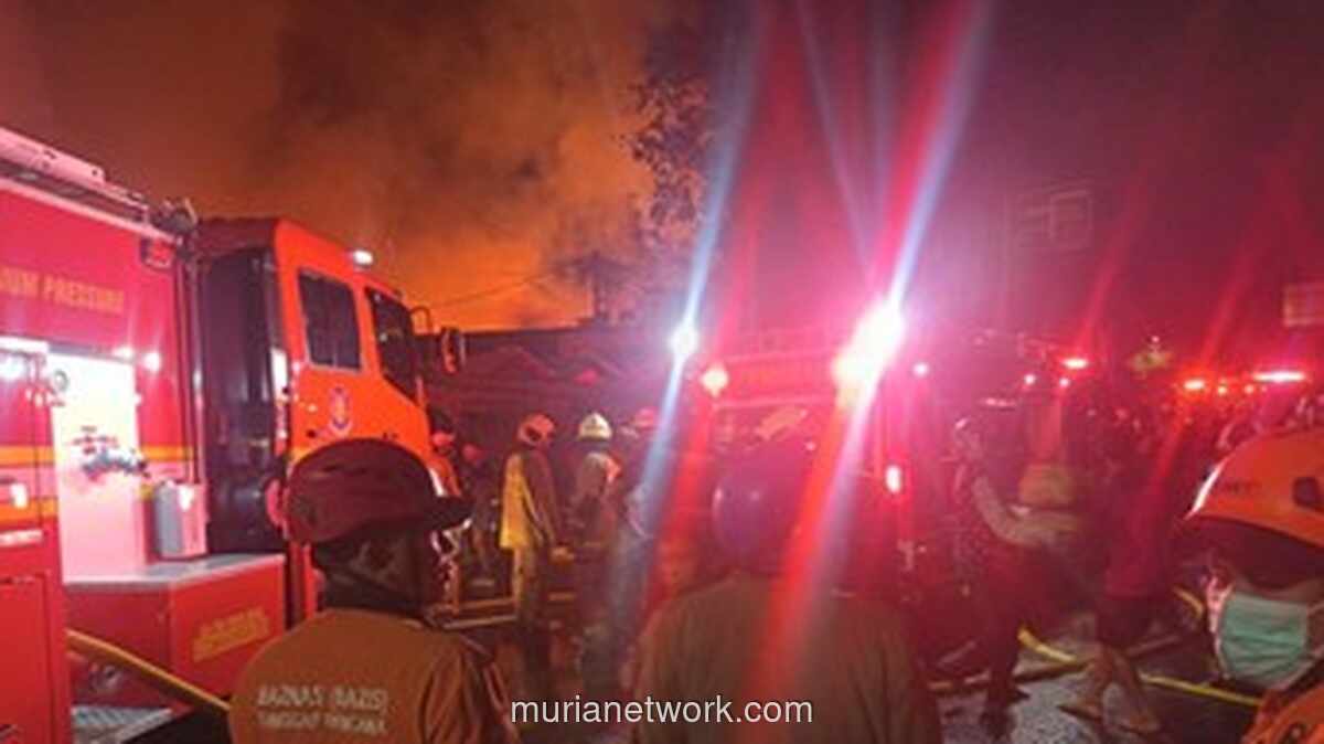 Kebakaran Besar di Kemayoran Hanguskan Permukiman Padat, 33 Unit Damkar Dikerahkan