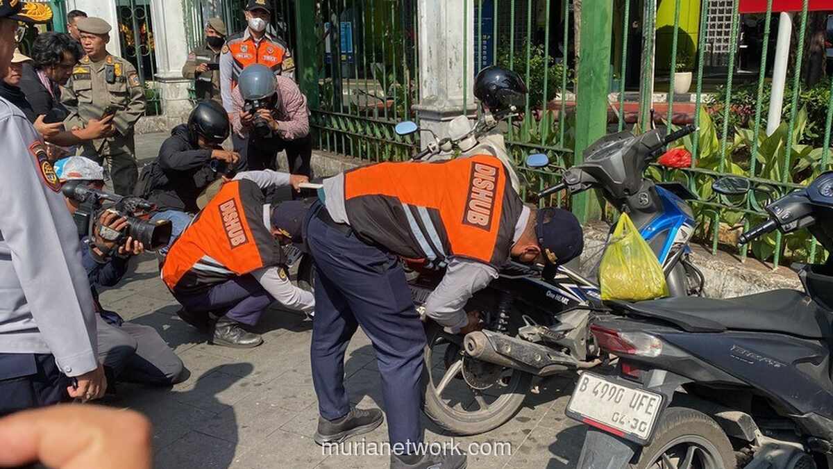 Dishub DKI Mulai Razia Parkir Liar, Jukir Ilegal Ditindak dan Dipulangkan