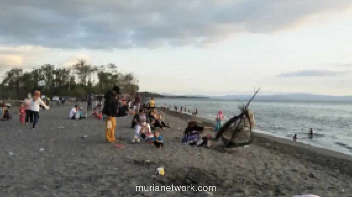 Dinas Pariwisata Mataram Perketat Pengawasan Pantai Antisipasi Kecelakaan saat Libur Sekolah