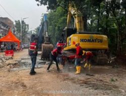 Jalan Raya Lenteng Agung Ambrol, Akses ke Depok Ditutup Total