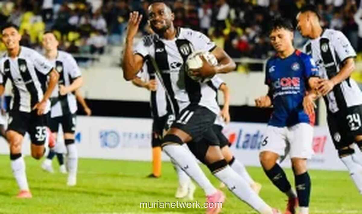 Persebaya Rekrut Striker Timnas Kongo Yann Mabella, Bentuk Trisula Lini Depan Musim Depan