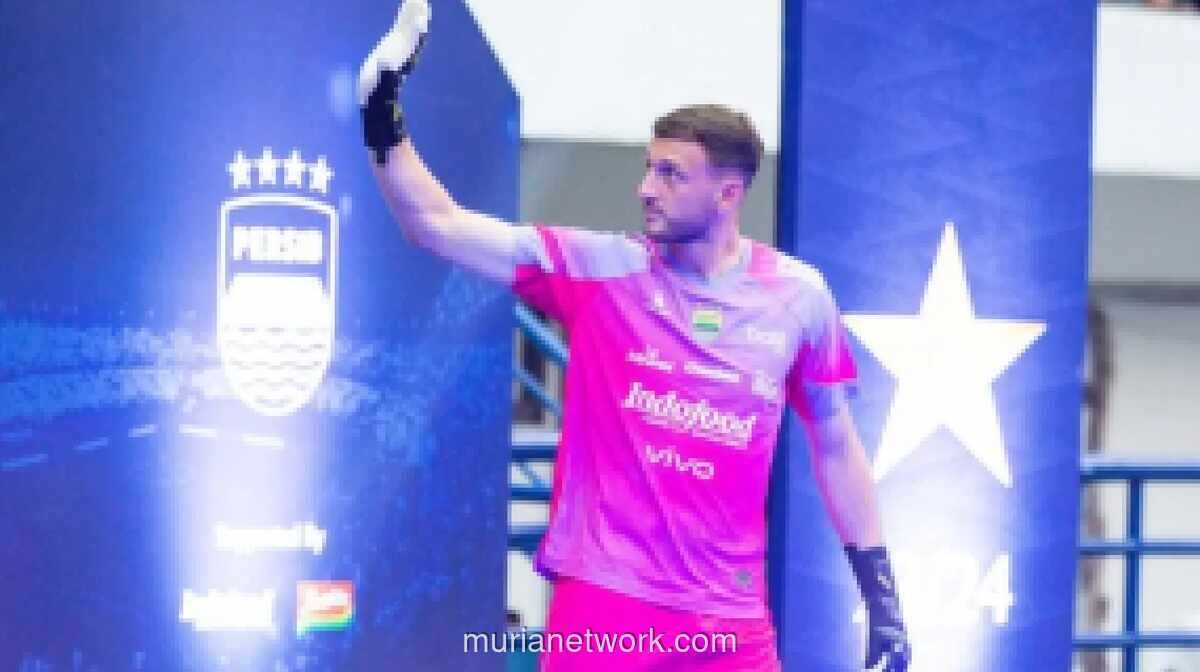 Persib Bandung Resmi Berpisah dengan Kiper Asing Adam Przybek
