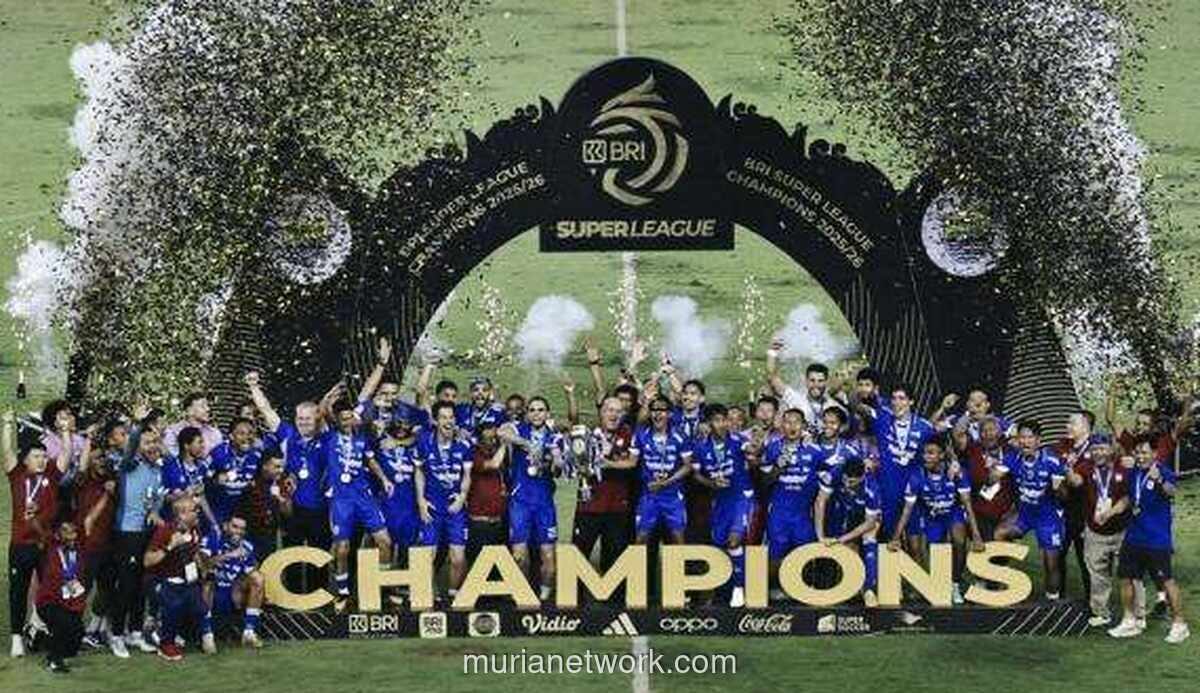 Persib Pamerkan Tiga Trofi Juara Liga, Bobotoh Bisa Saksikan Langsung di Meet The Three-Peat