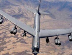Pesawat Pengebom B-52 Jatuh di Pangkalan Edwards, Delapan Tewas
