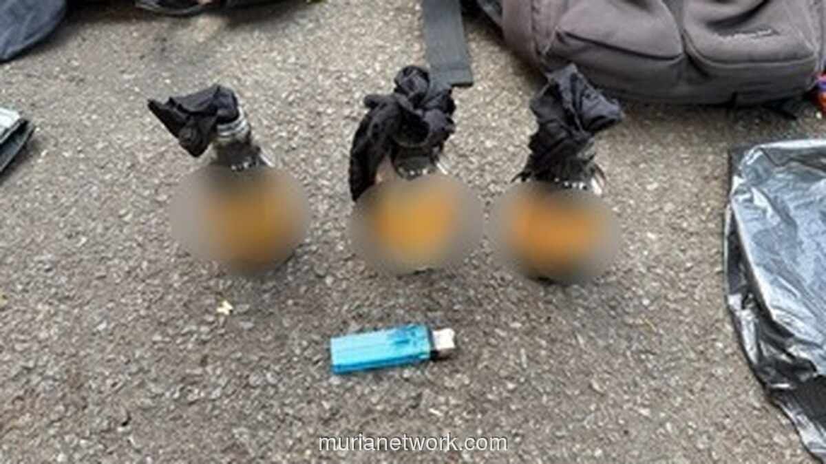Polisi Tetapkan Pemuda Bawa Bom Molotov Saat Demo di Depan DPR sebagai Tersangka
