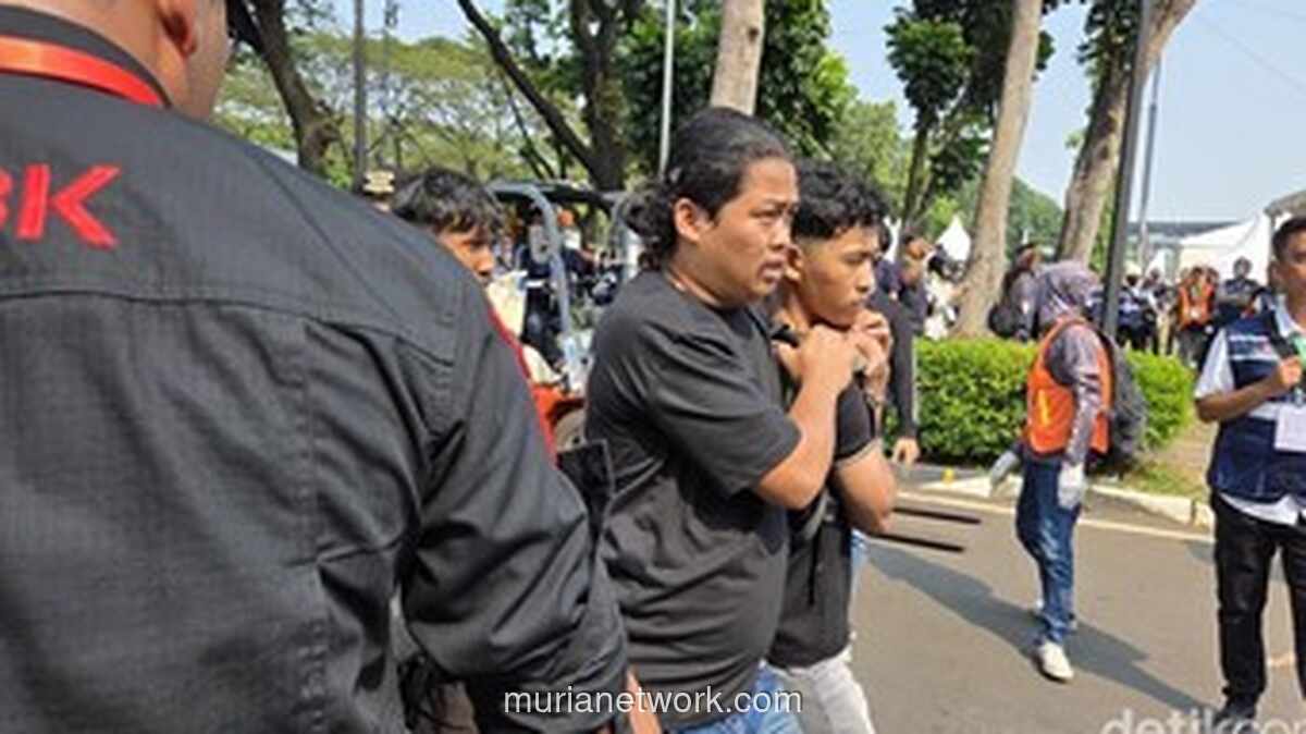 Polisi Amankan 69 Orang Bukan Karyawan Hotel Sultan Saat Eksekusi Ricuh
