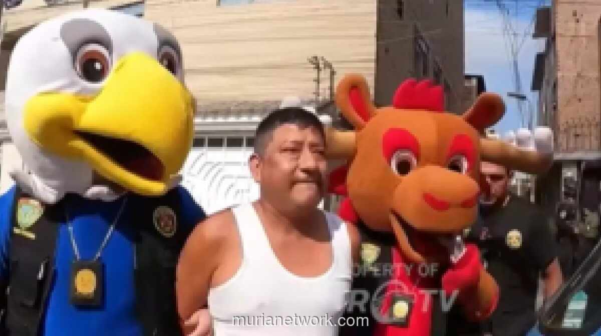 Polisi Peru Samarkan Diri sebagai Maskot Piala Dunia untuk Bongkar Jaringan Narkoba di Lima