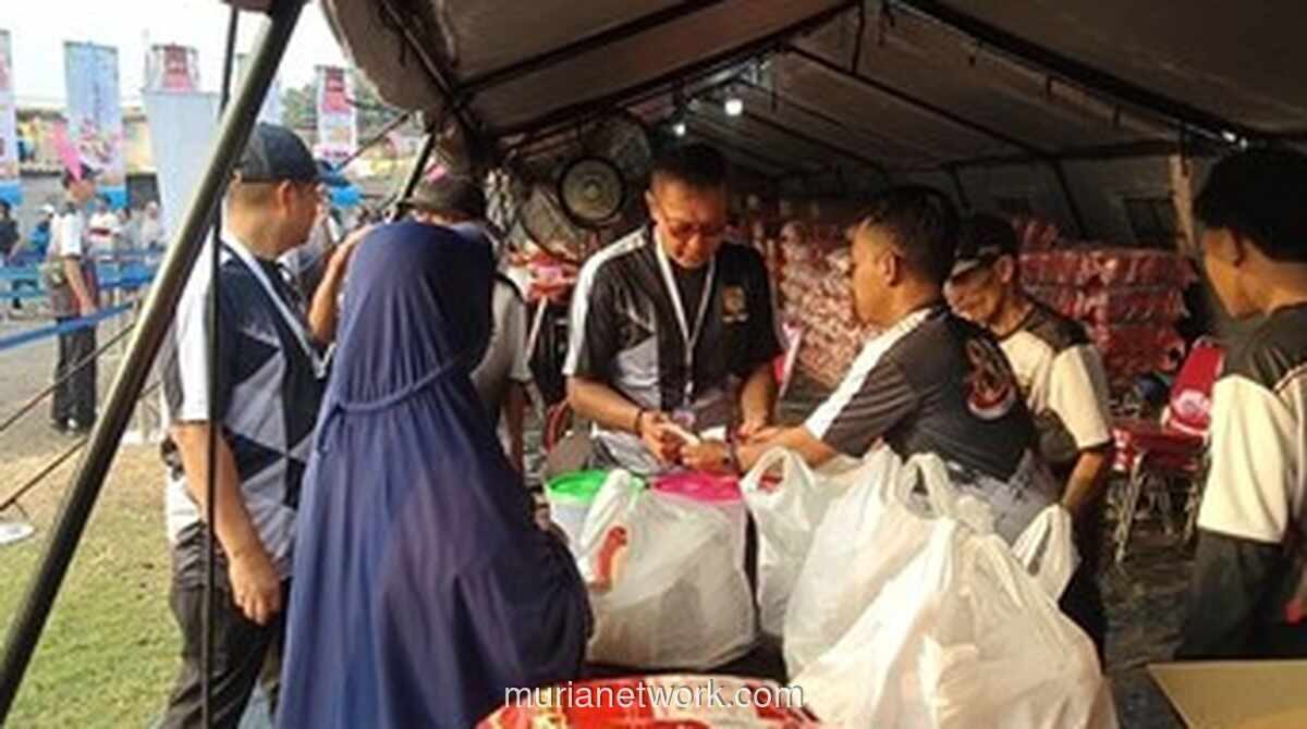 Polres Jakpus Gelar Pasar Murah Sambut Hari Bhayangkara ke-80, Warga Antusias
