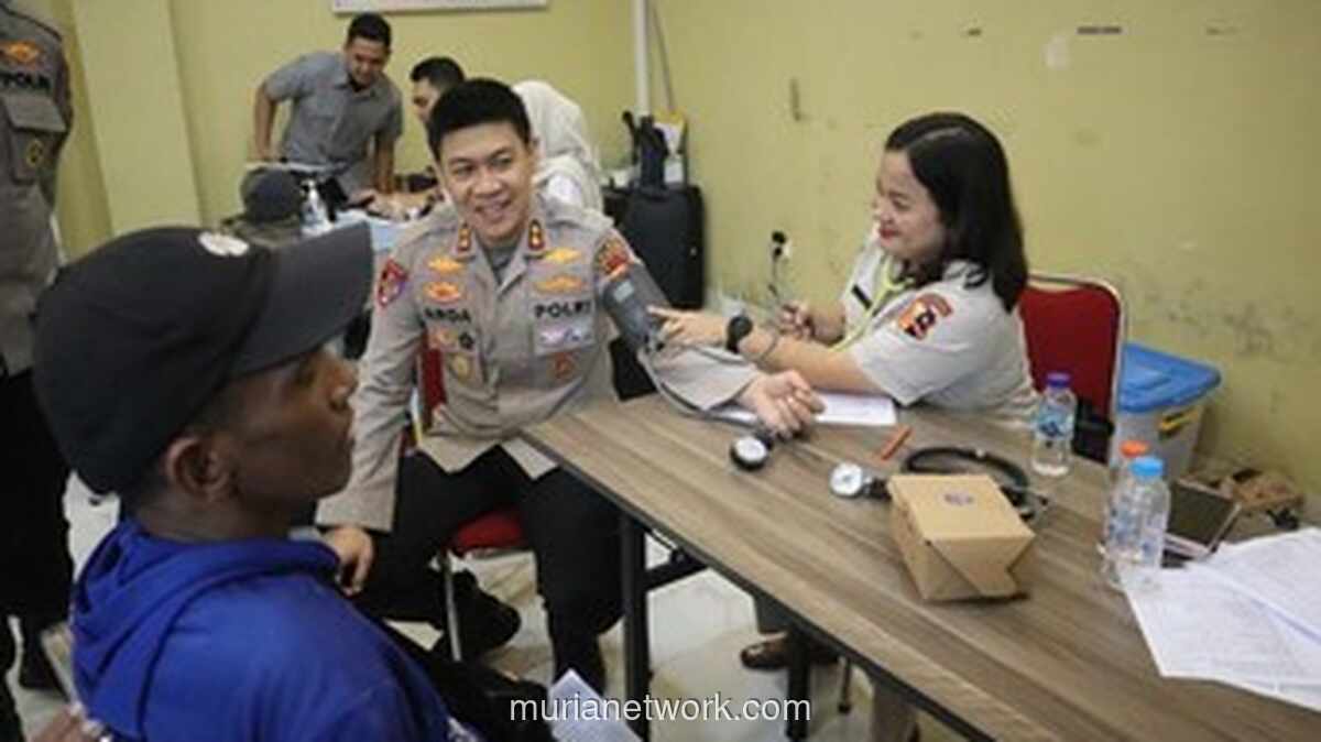 Polres Kepulauan Seribu Gelar Donor Darah dan Berbagi dengan Ojek Online hingga Nelayan Sambut Hari Bhayangkara ke-80