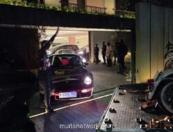 KPK Geledah Rumah Mantan Wamen Imigrasi Silmy Karim, Angkut Mobil Mewah dan Motor Besar