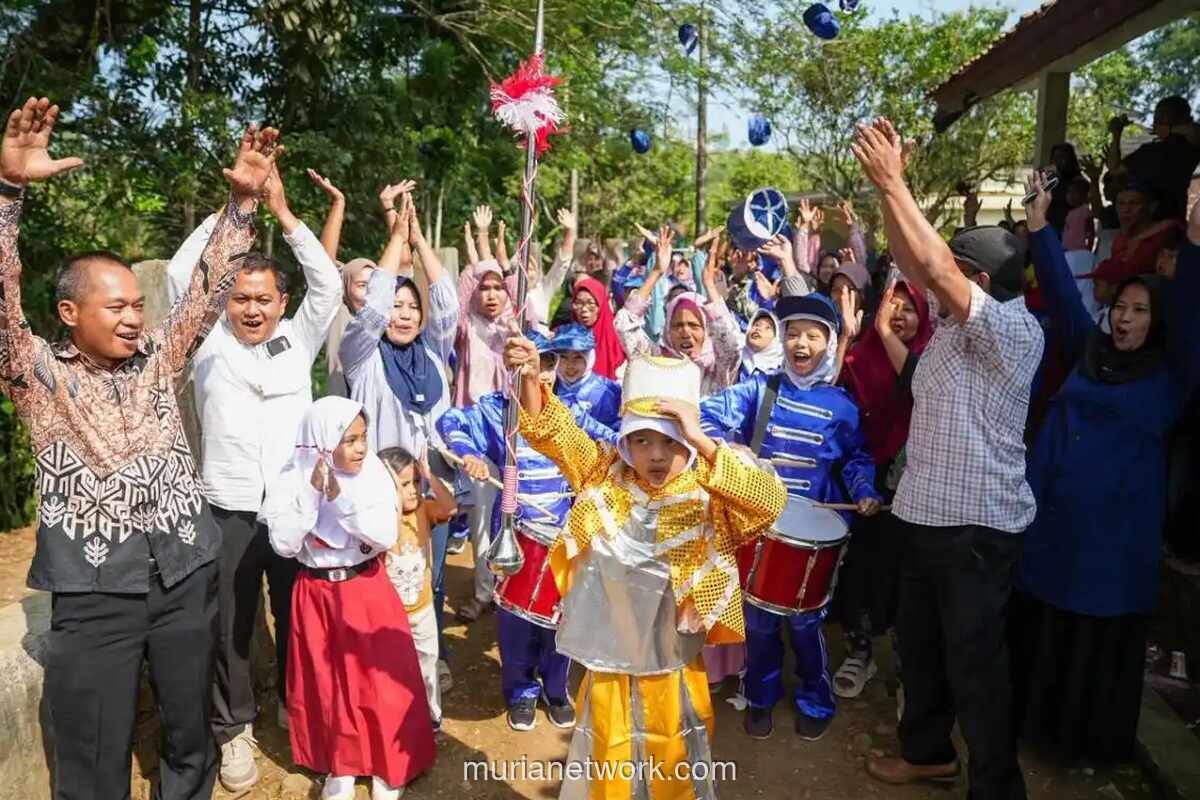 Presiden Prabowo Beri Bantuan Alat Drumband Profesional untuk Siswa SDN Tegalega yang Kreatif Bermusik dari Barang Bekas