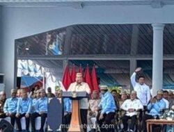 Prabowo Bercanda Soal Teddy Disambut Lebih Meriah Saat Buka PENAS XVII di Gorontalo