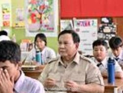 Presiden Prabowo Berhentikan Kepala BGN dan Dua Wakilnya Usai Tinjau Program Makan Bergizi Gratis
