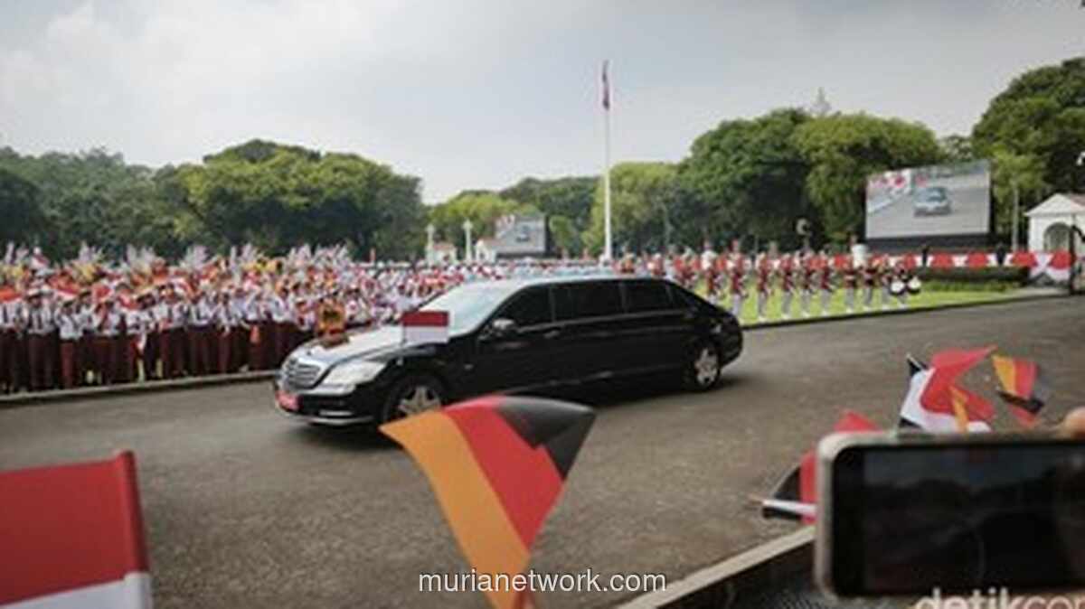 Presiden Jerman Steinmeier Disambut Anak-Anak Berbaju Adat di Istana Merdeka, Bahas Kerja Sama JETP