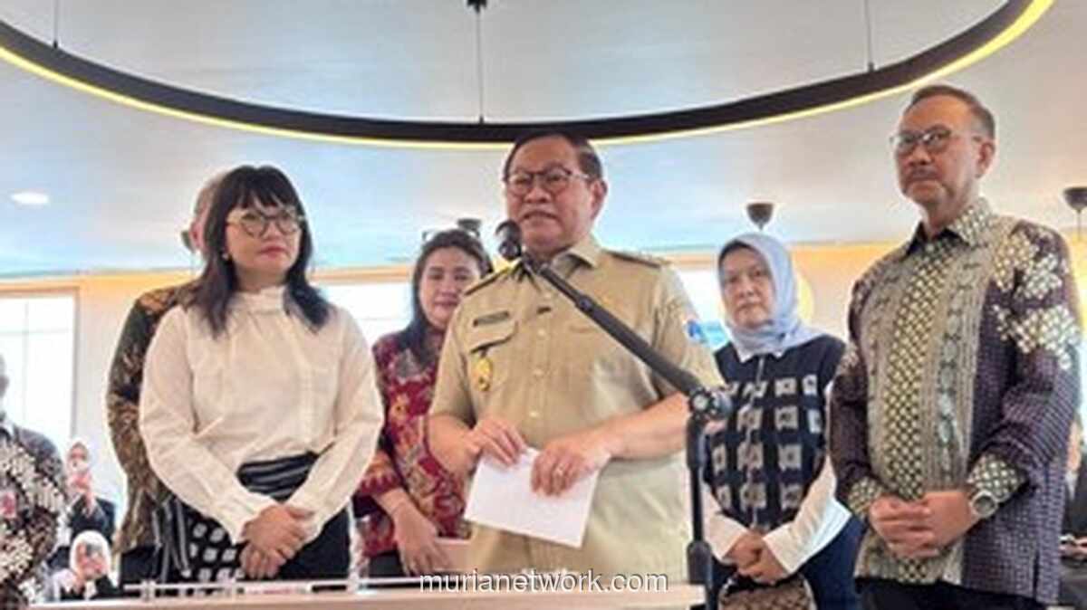 Gubernur DKI Libatkan Siswa SMP dan SMA dalam Program Pemilahan Sampah