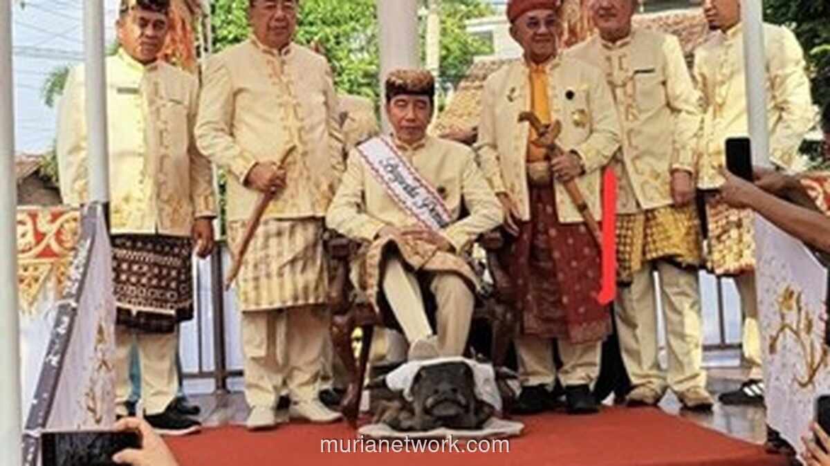 Prosesi Injak Kepala Kerbau Jokowi di Lampung Tuai Beragam Tafsir, PDIP Tertawa
