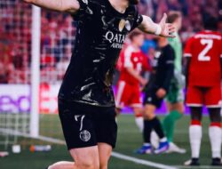Kvaratskhelia Dinobatkan sebagai Pemain Terbaik Liga Champions, PSG Dominasi Tim Terbaik Musim 2025/2026