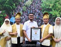 Pekanbaru Pecahkan Rekor MURI dengan Kue Ketan Talam Durian Sepanjang Satu Kilometer