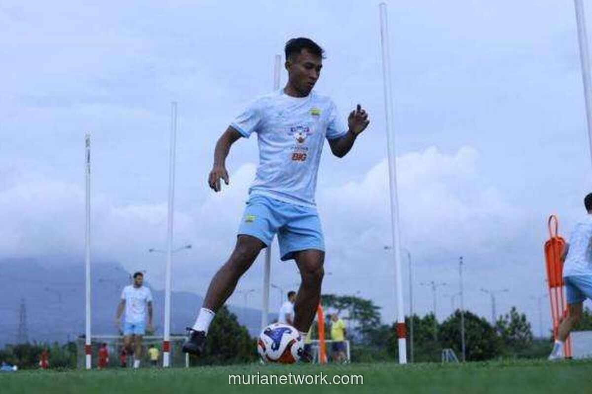 Persib Bandung Resmi Lepas Robi Darwis, Pemain Akademi Cari Tantangan Baru