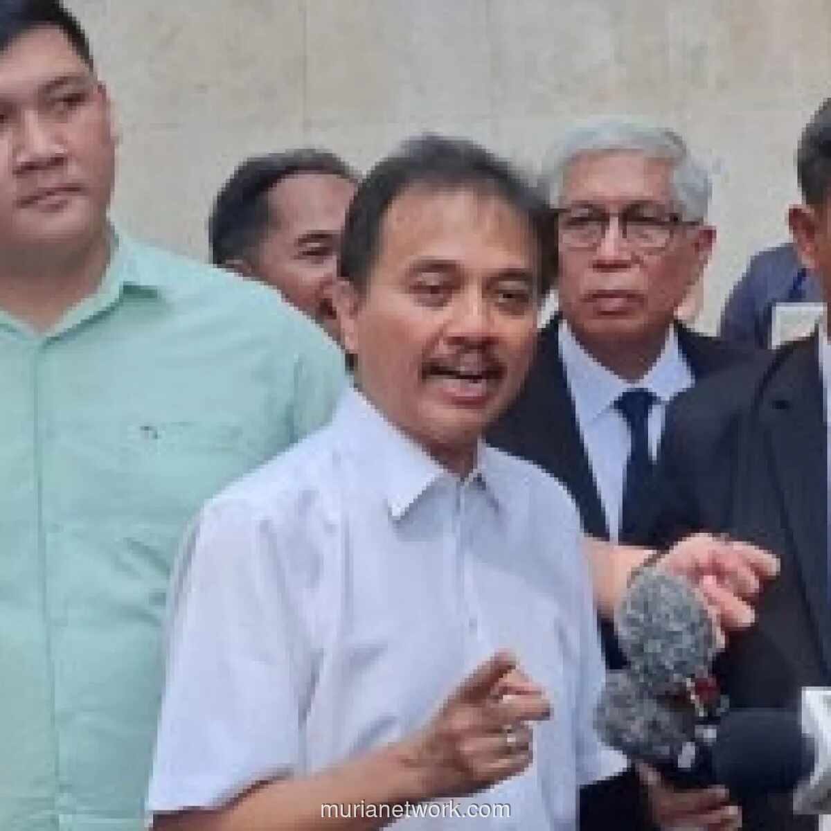 Roy Suryo Ajak Masyarakat Protes Jika Jokowi Hadir Sidang Secara Daring