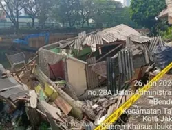 Rumah Ambruk di Bendungan Hilir akibat Abrasi Sempadan Sungai, Bronjong Dipasang Cegah Longsor Meluas