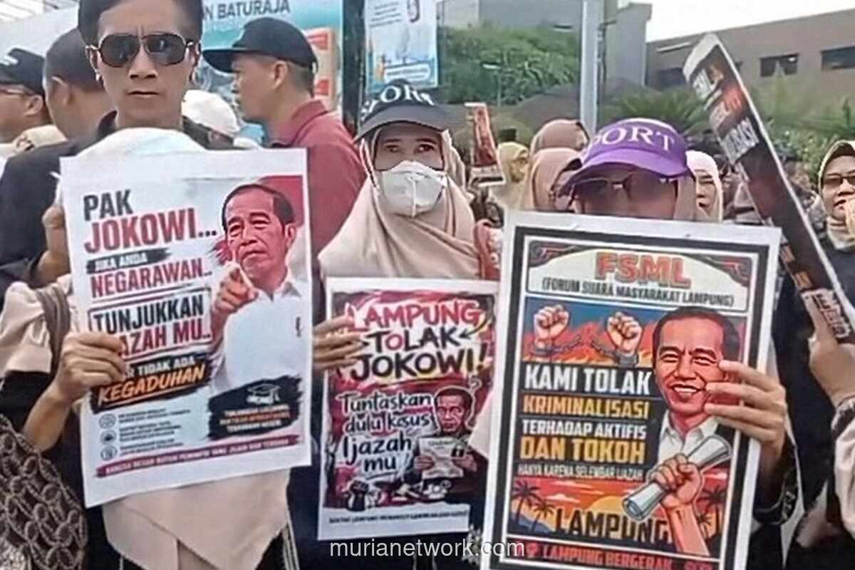 Safari Politik Jokowi di Lampung Dihadang Aksi Tolak dari Warga